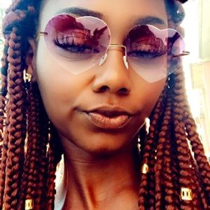 Meet your Posher, Crystal