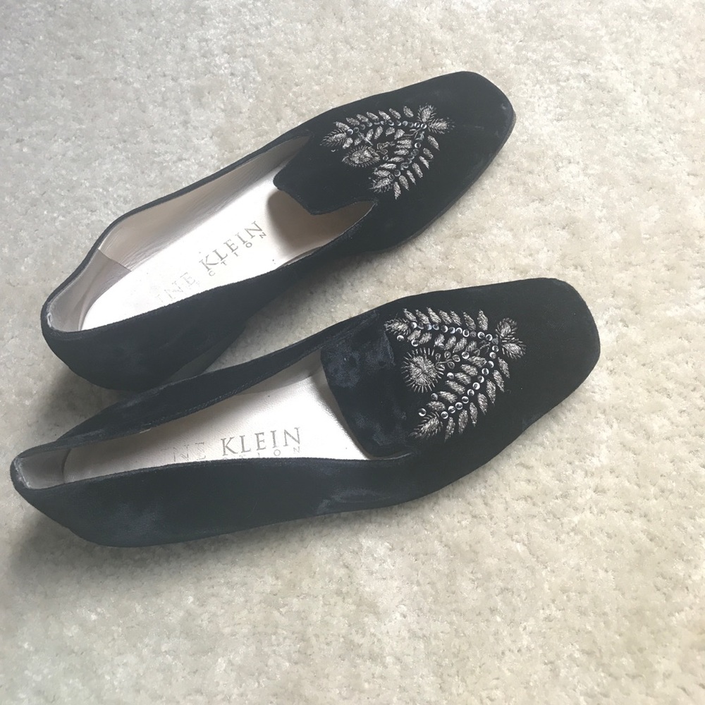 Vintage Anne Klein velvet loafers