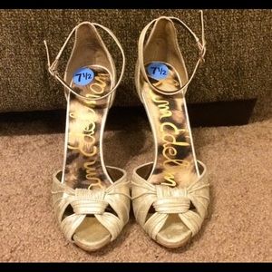 NEW Sam Edelman 7.5 Gold heels