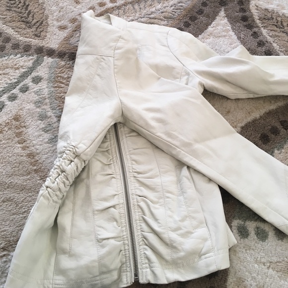 Jacket - Picture 2 of 6