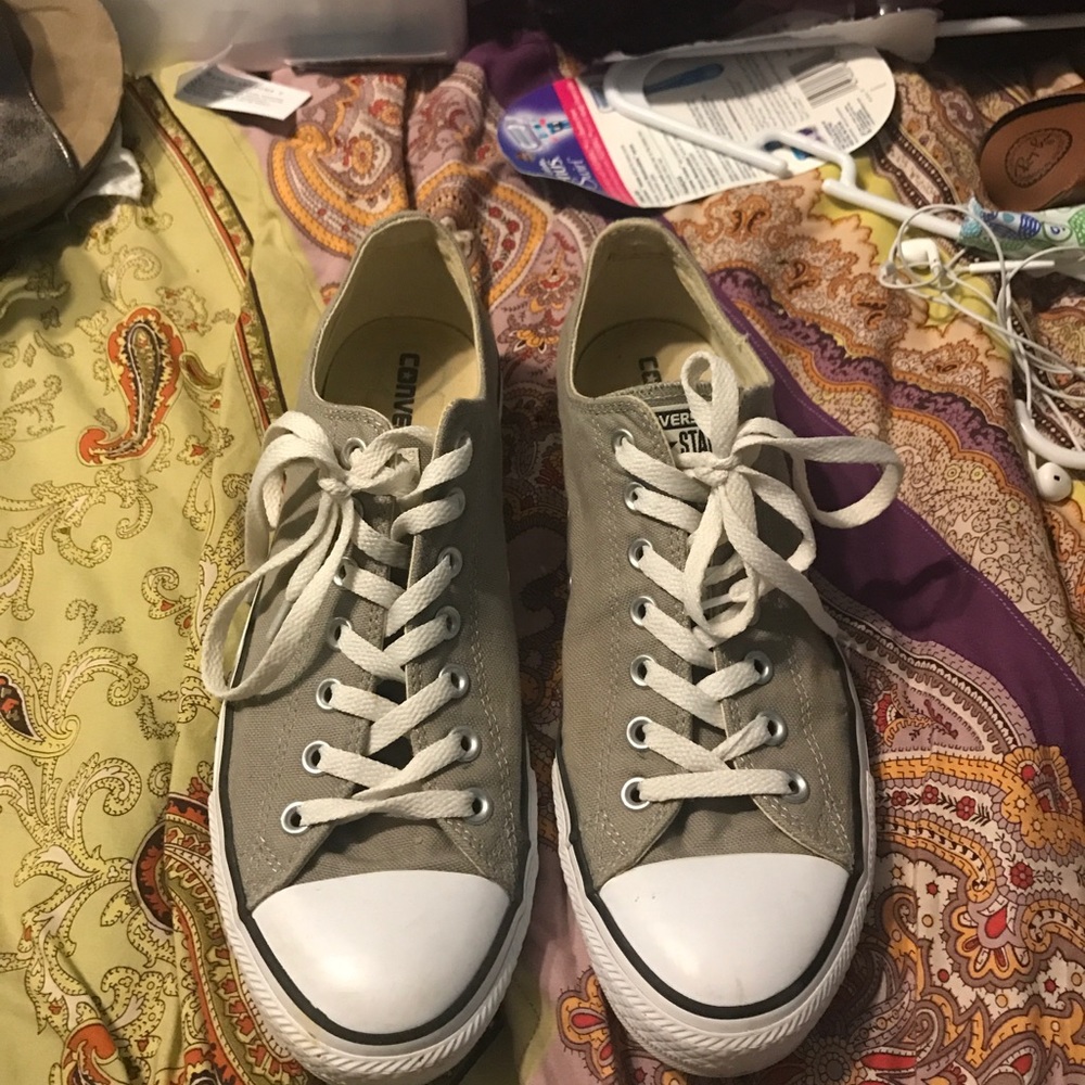 light gray converse sz 11.5
