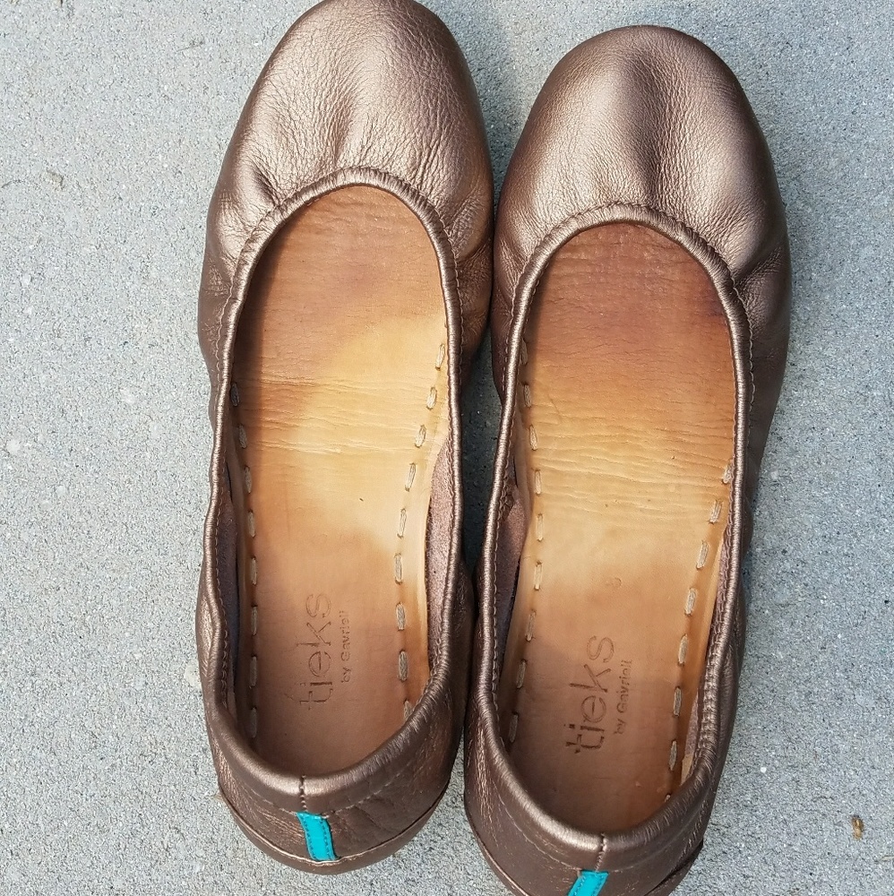 VGC Metallic Bronze size 8 Tieks.