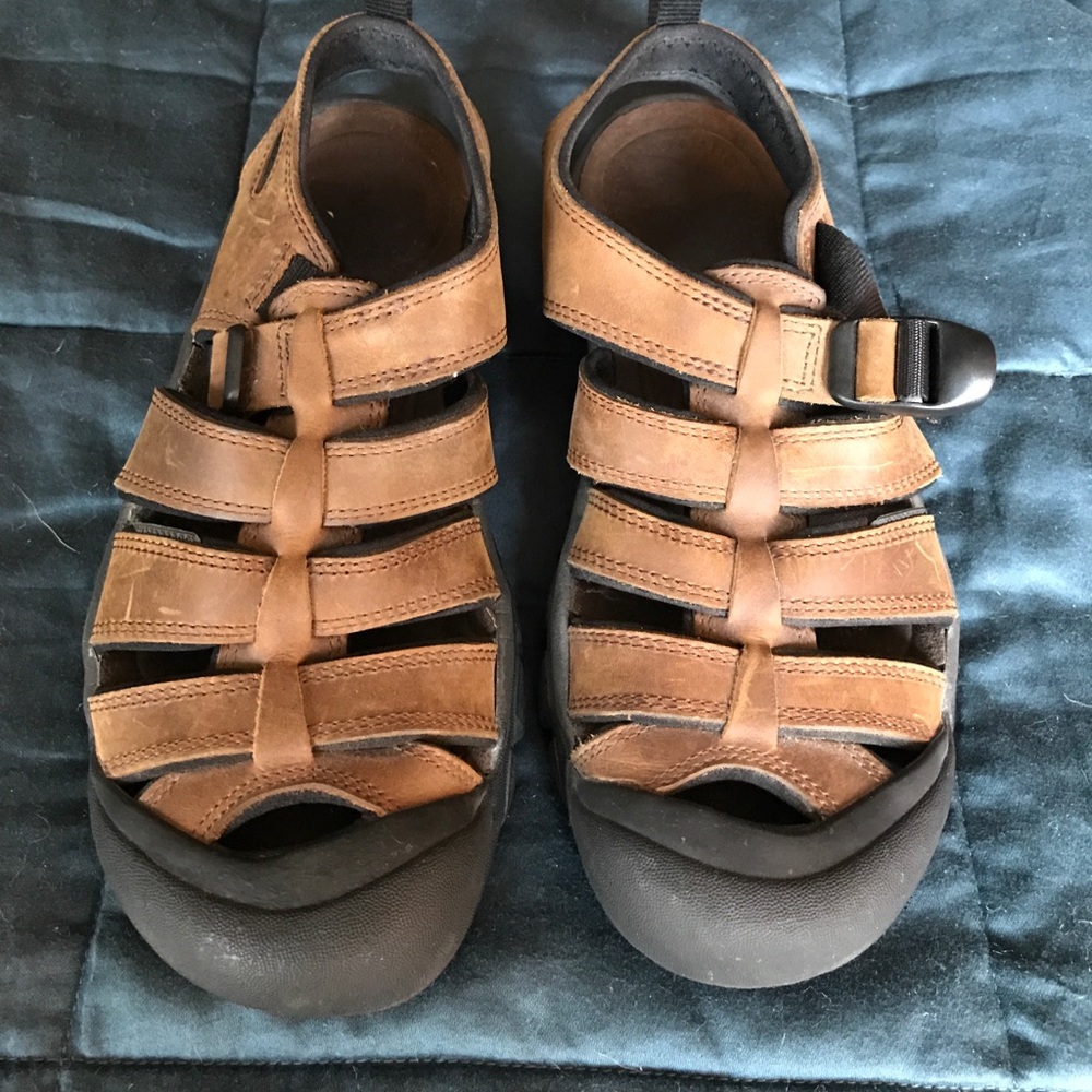 Keen ladies 8.5 sandals