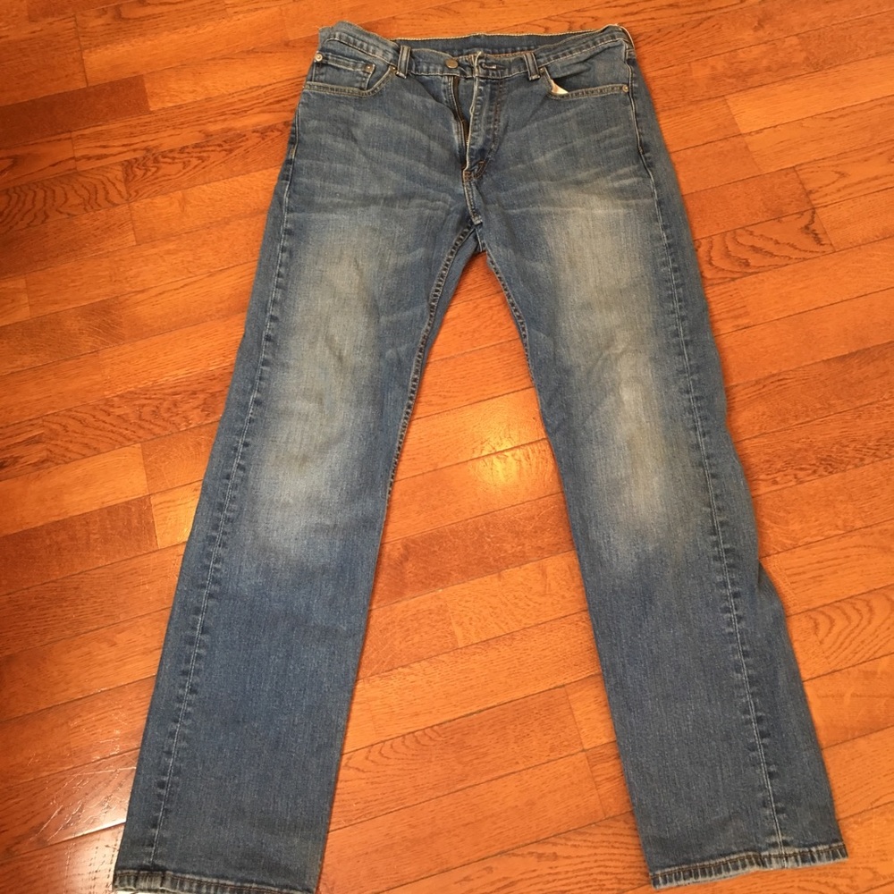 Levi's - Picture 2 of 3