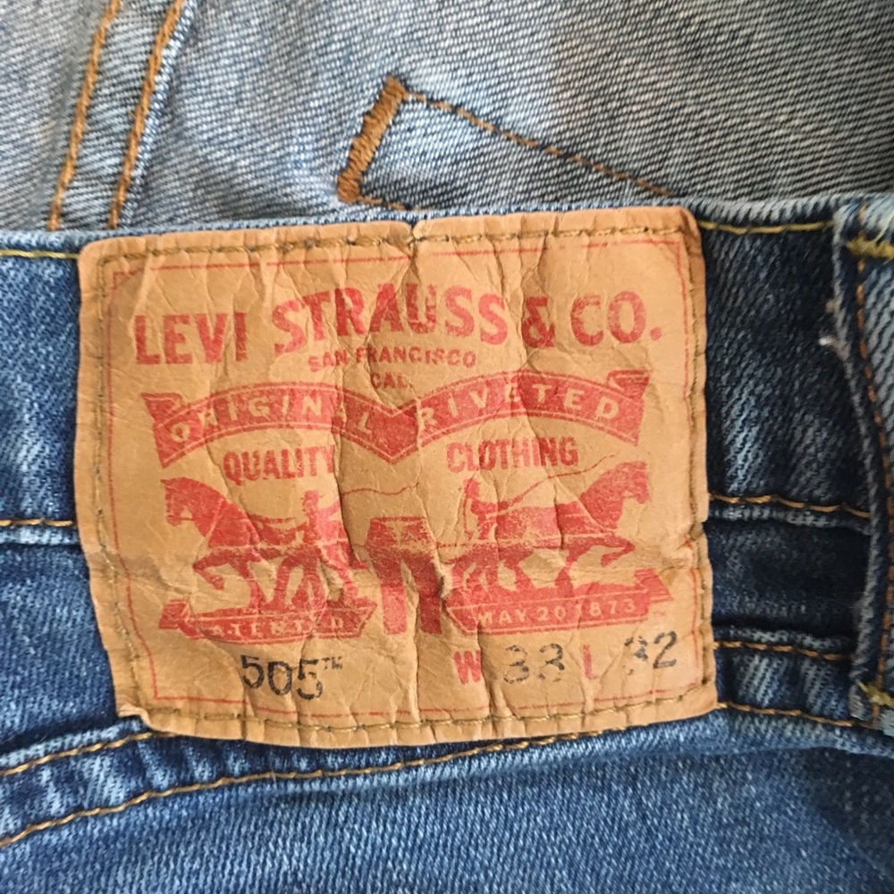 Levi's - Picture 3 of 3