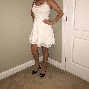 BEAUTIFUL WHITE LACE MINI DRESS