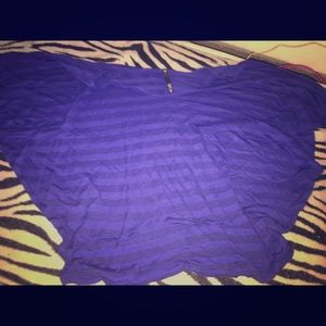 Crop top I never wore it & it's a small