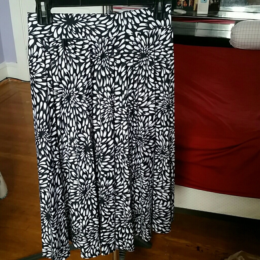 Hi-waisted A-Line Skirt