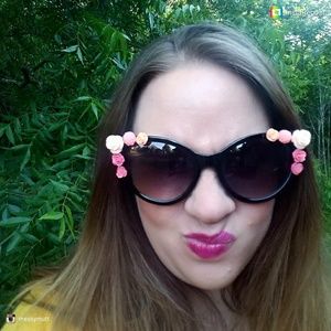 Cateye Black Sunglasses with Flowers