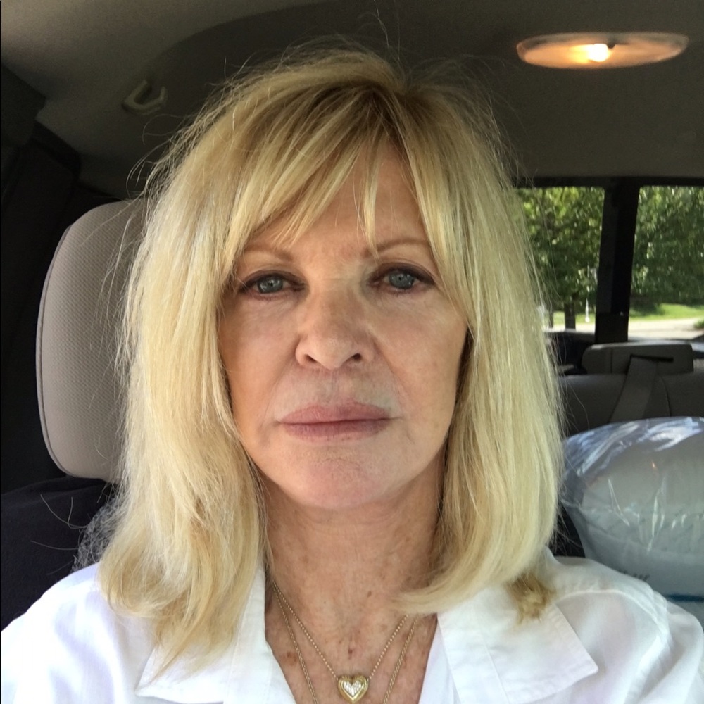 Meet your Posher, Juliette