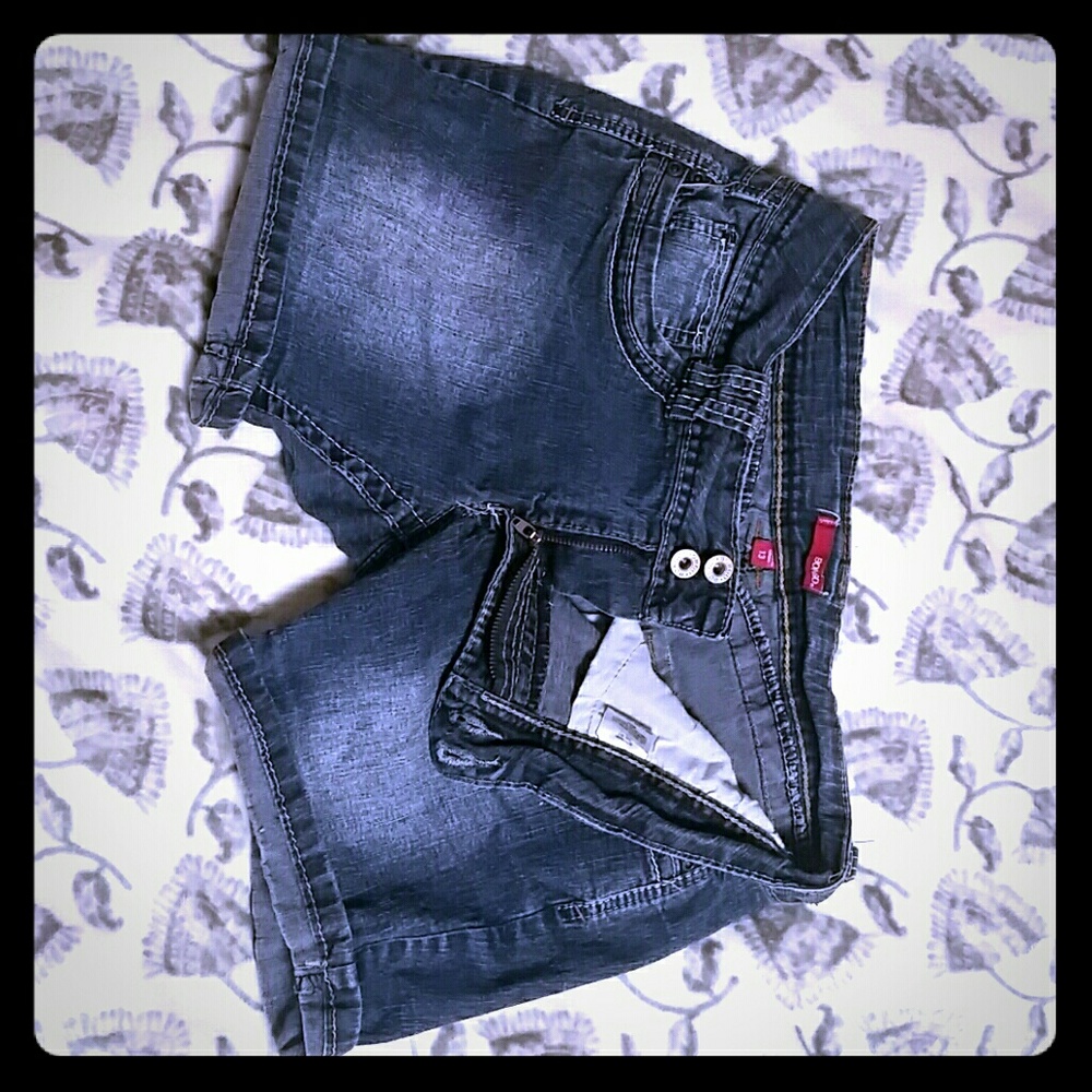 Denim stretchy shorts