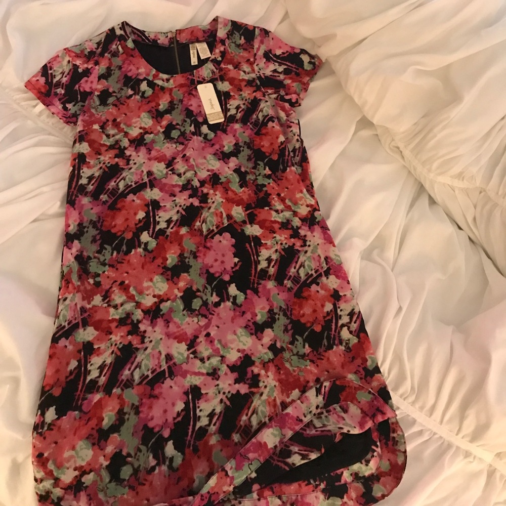 NWT👗Floral Shift Dress 👗