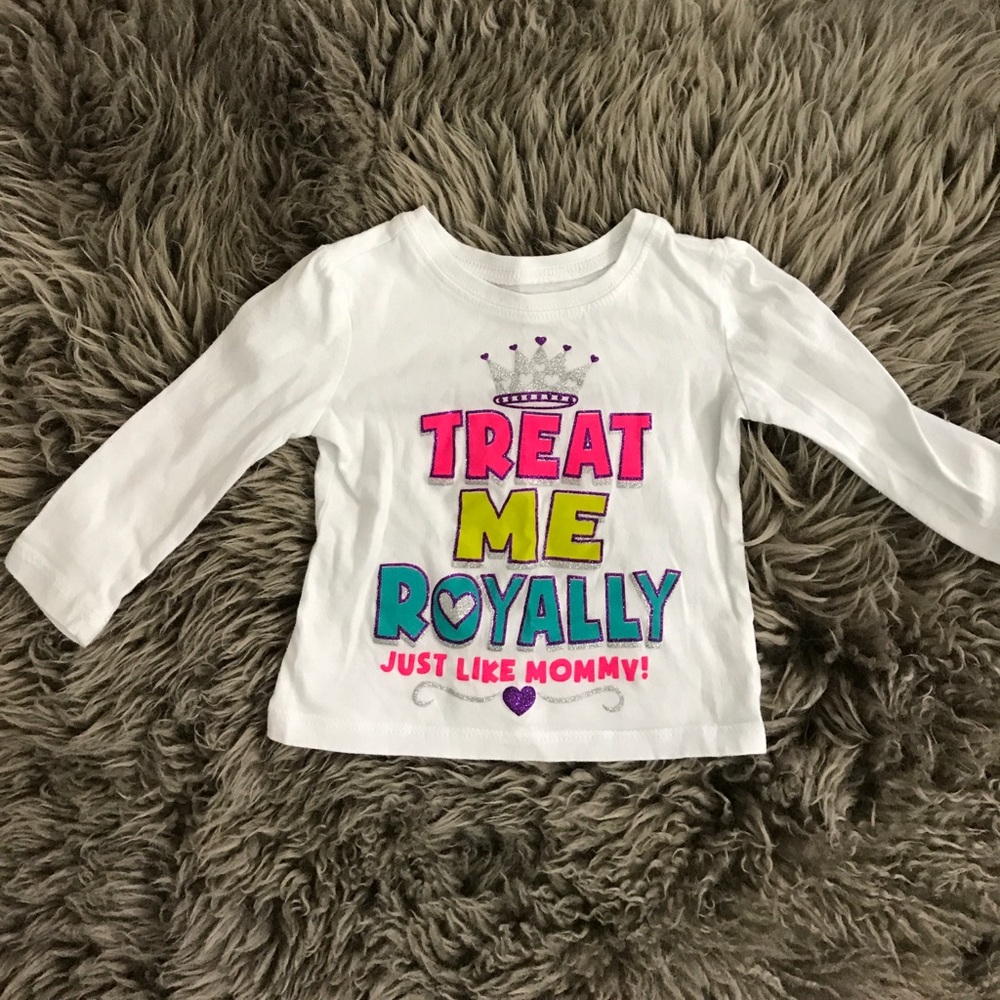 Graphic long sleeve t- shirt. NO STAINS!