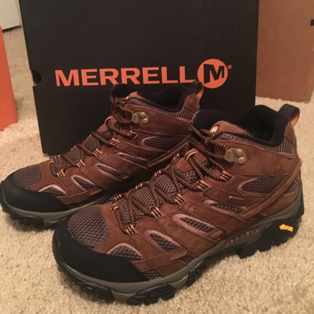 SOLD********NWT Merrell Moab 2 Mid Wtpf hikers