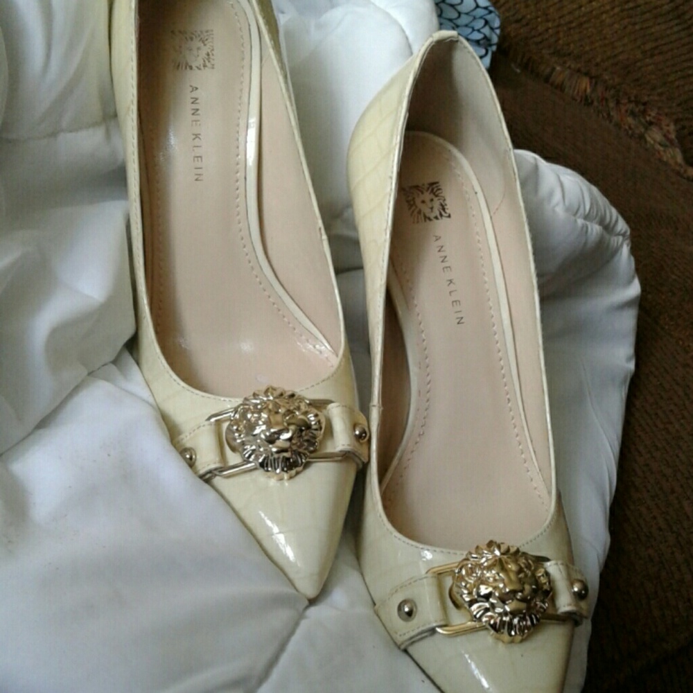 Beatiful classy  Anne klein stilettos pumps