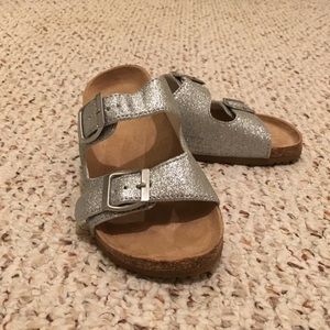 Birkenstock style girls sandals - silver sparkle ✨
