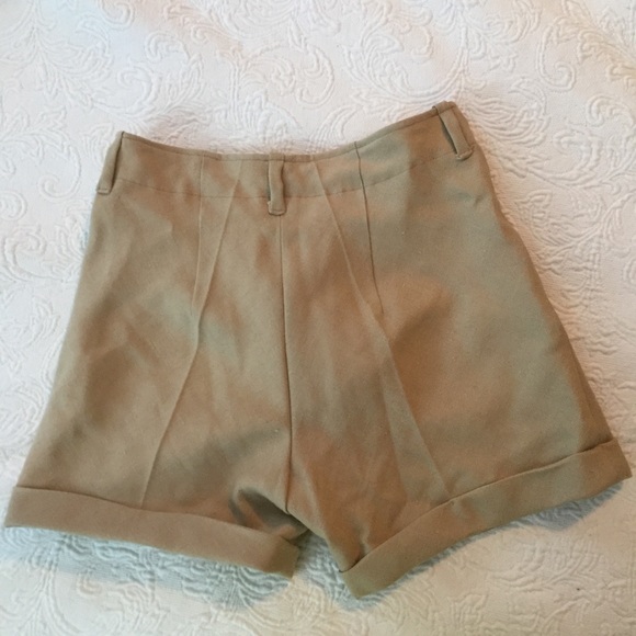 Vintage Shorts - Picture 3 of 4