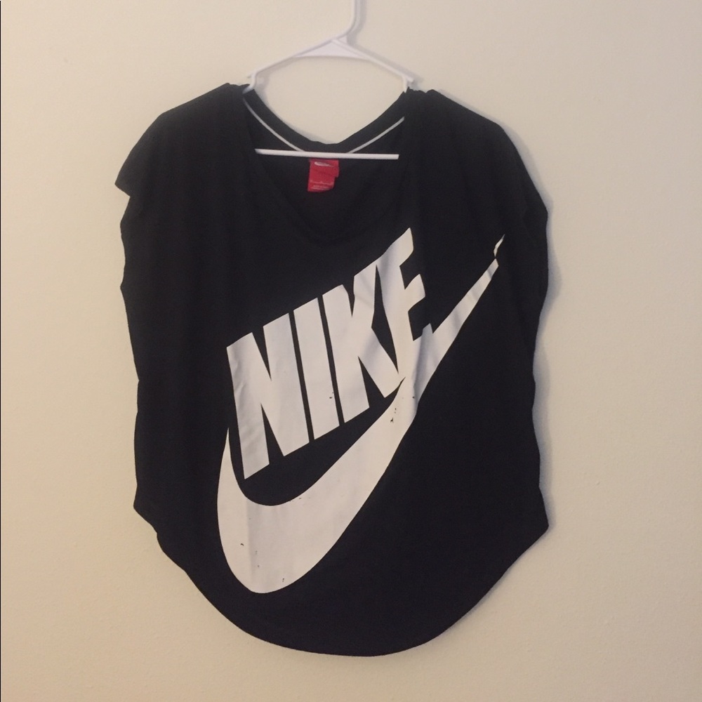 **S O L D** ✔️🏋🏻‍♀️ Flowy Nike workout top