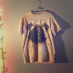 A pug shirt from the brand The Mountains. Size: S