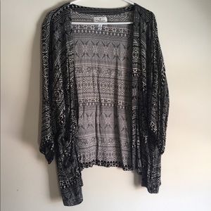 American Eagle kimono