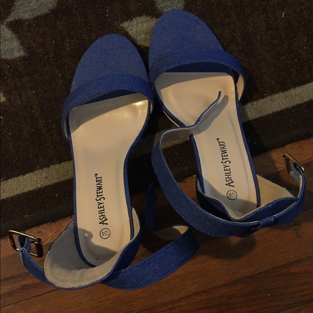 Cute denim sandals size 12W