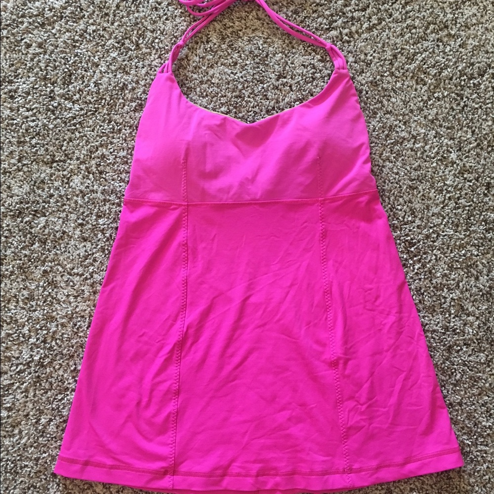 Lululemon halter tank with pads