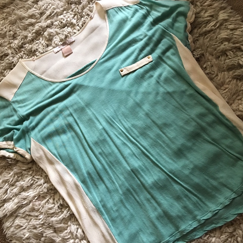 Blue and cream short sleeve Top w/ accent Pocket