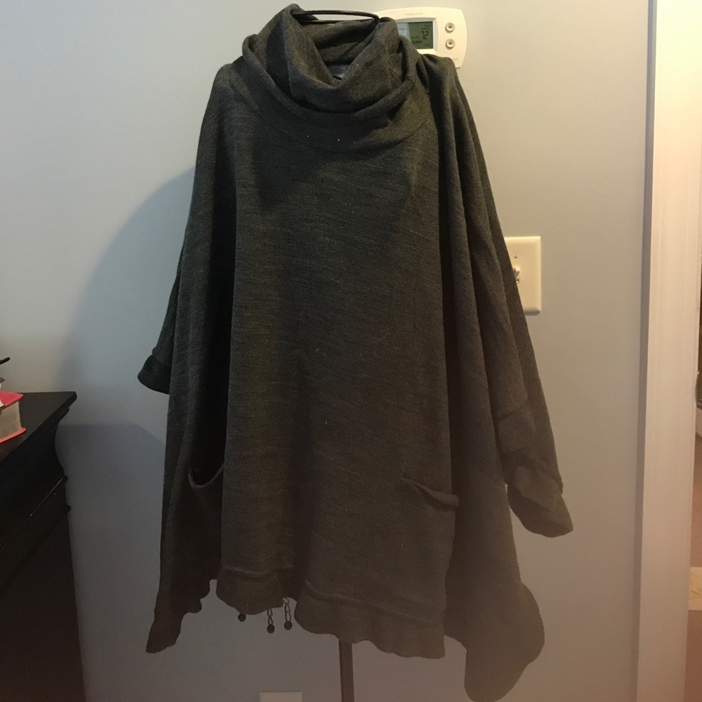 Grey sweater shrug