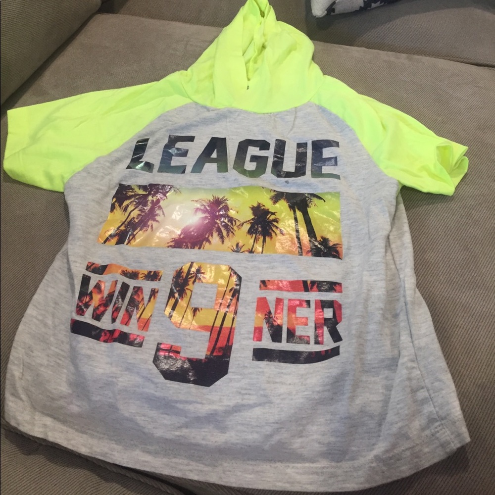 T- shirt with hood