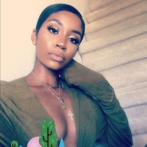 Meet your Posher, Taylor-perrin