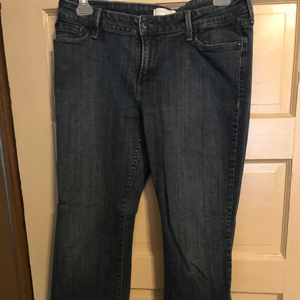 Women's Levi jeans