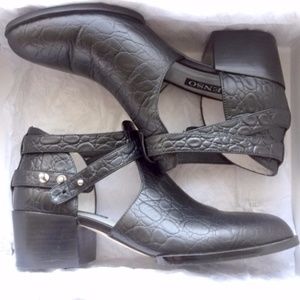 SENSO-QIMAT PRINTED CROC BOOT