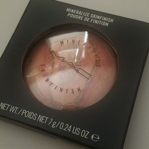 MAC Light Year Mineralize Skinfinish MSF NEW!