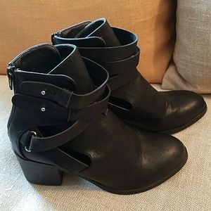 Black Boots