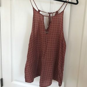 Flow Tank with adjustable tie straps