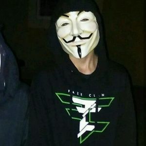 Meet your Posher, Dennis