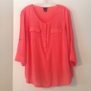 Torrid peach top