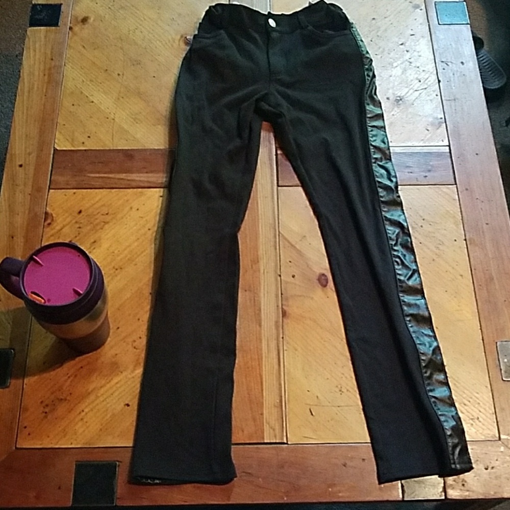 Girls black leggings