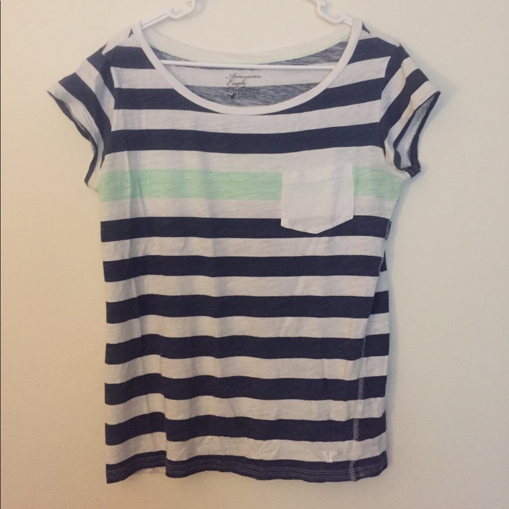 **S O L D** 🏝✨ American Eagle beachy striped tee