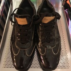 Sneaker shoes 💯💯💯LV Authentic