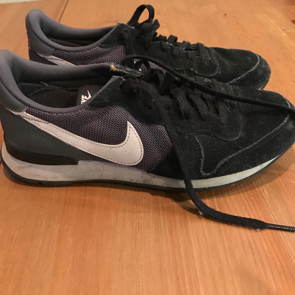 Nike Internationalists size 8.5