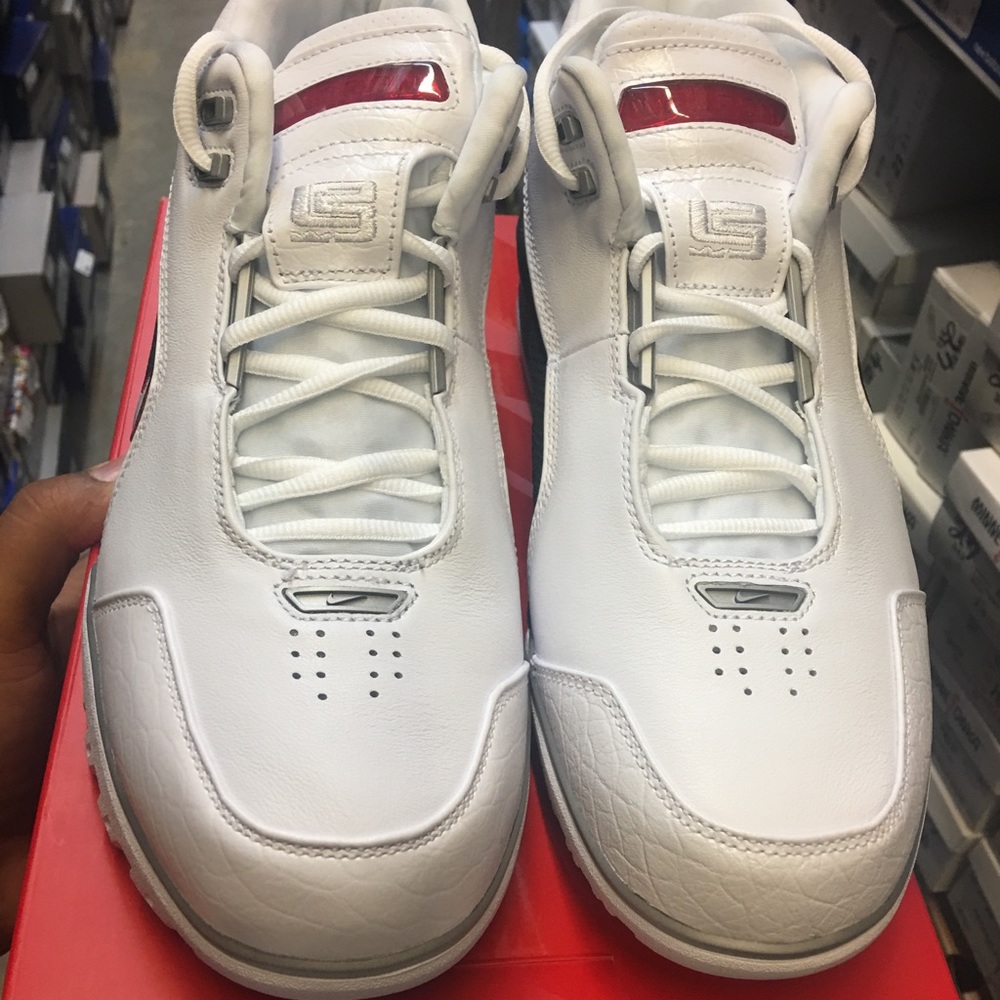 Lebro 1 size 8.5 and 9