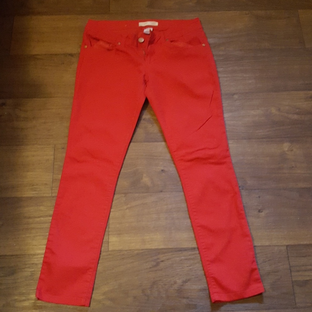 No boundaries red skinny pants.