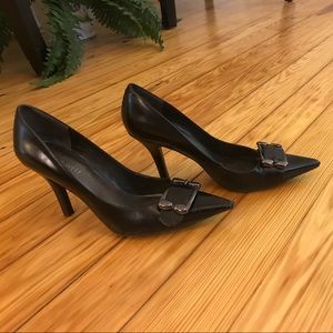 None West black pumps