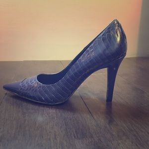 Pointed Toe Faux Snakeskin Pumps