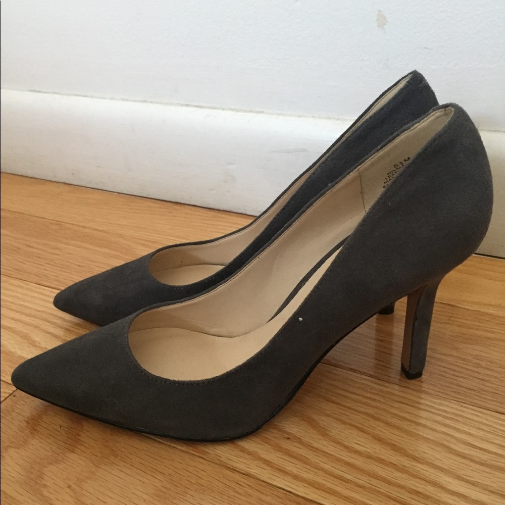 Nine West Charcoal Gray Pumps