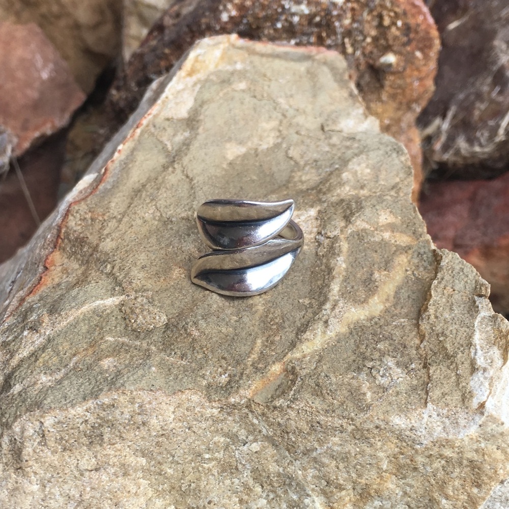 Retired James Avery Double Leaf Ring!