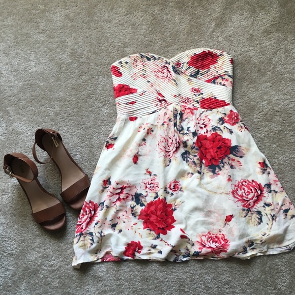 Urban Outfitters Dresses & Skirts - ❤️ Urban Outfitter Floral Dress