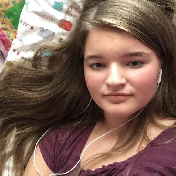 Meet your Posher, Karis - Picture 1 of 1