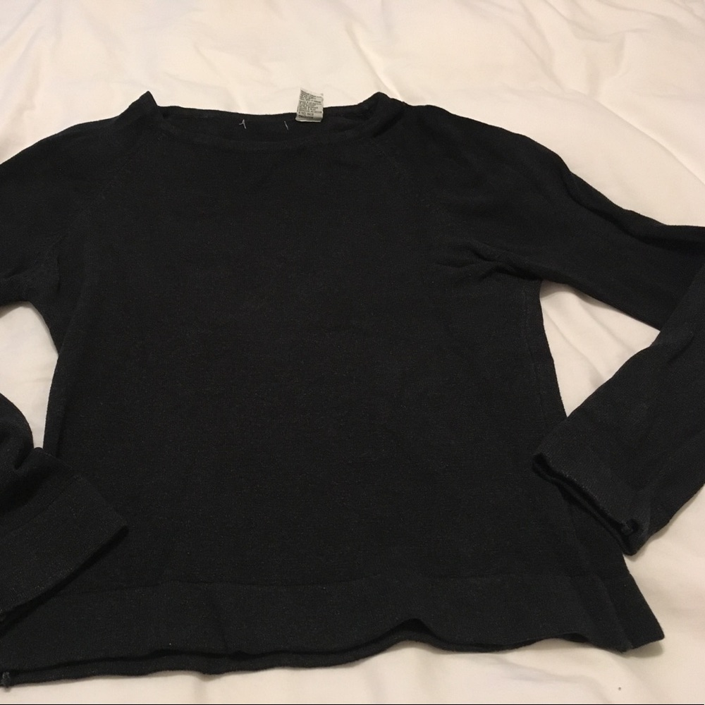 Grayish black thin sweater feels beautiful